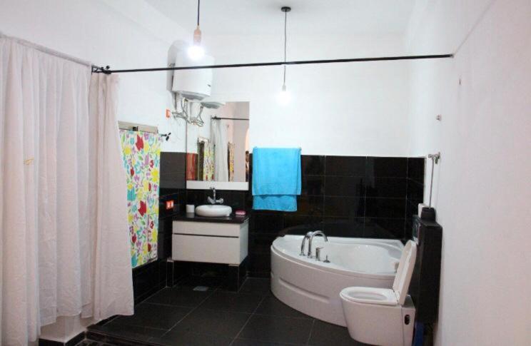 Hostal Valencia - Private Room With Bathroom شفشاون المظهر الخارجي الصورة