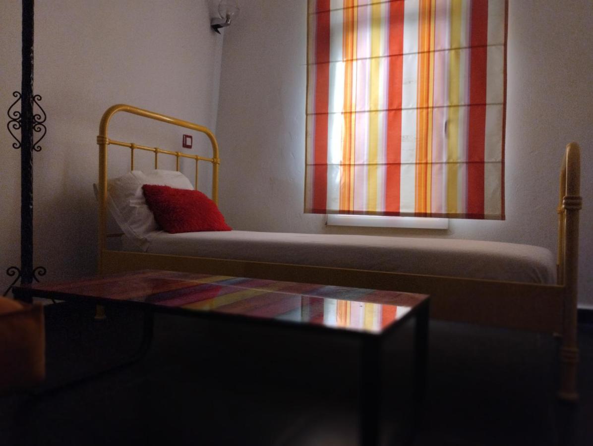Hostal Valencia - Private Room With Bathroom شفشاون المظهر الخارجي الصورة