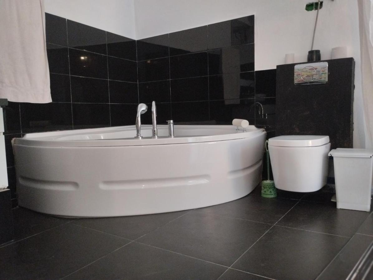 Hostal Valencia - Private Room With Bathroom شفشاون المظهر الخارجي الصورة