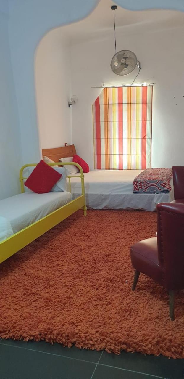 Hostal Valencia - Private Room With Bathroom شفشاون المظهر الخارجي الصورة