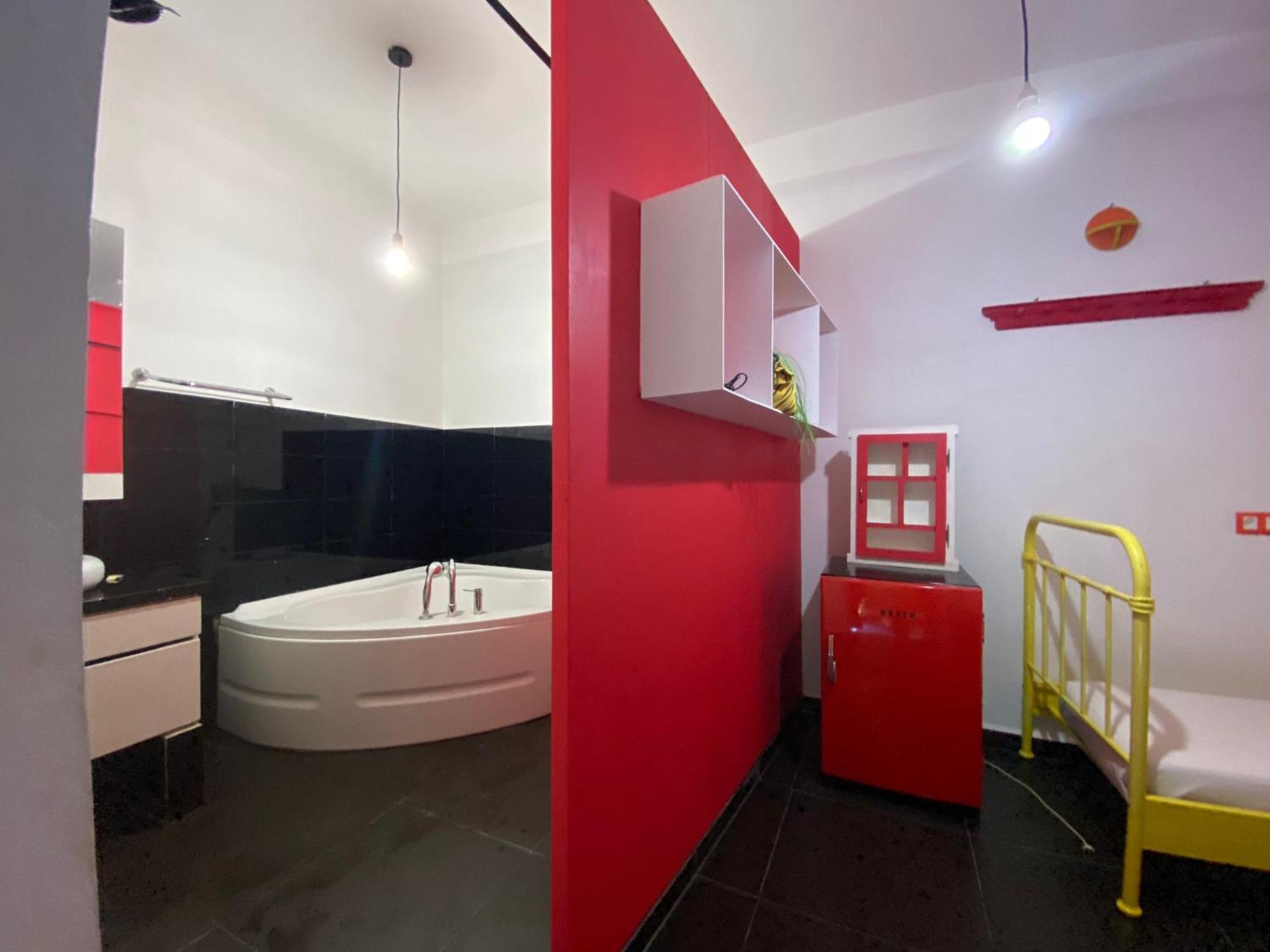 Hostal Valencia - Private Room With Bathroom شفشاون المظهر الخارجي الصورة