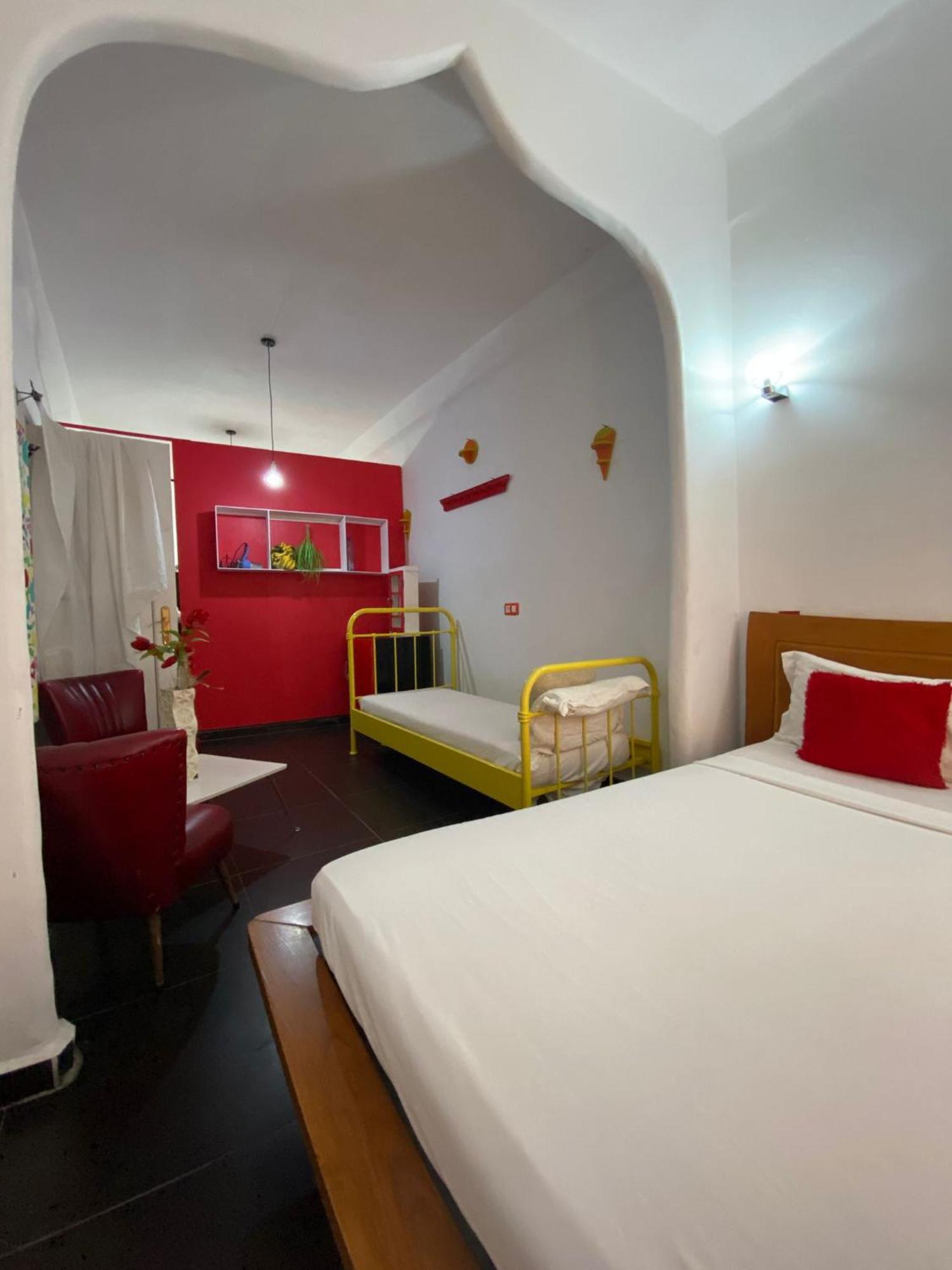 Hostal Valencia - Private Room With Bathroom شفشاون المظهر الخارجي الصورة